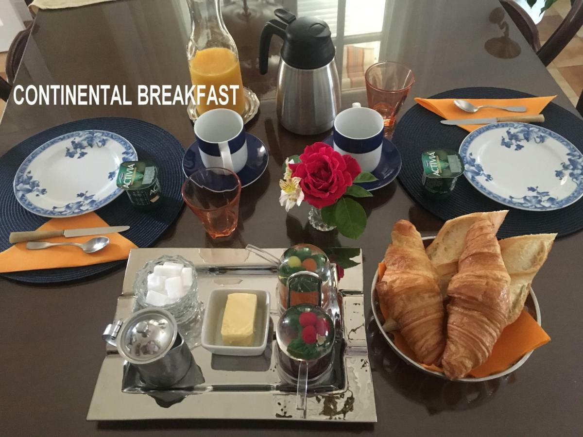 La Tour De Saint Cyr Bed & Breakfast Exterior foto