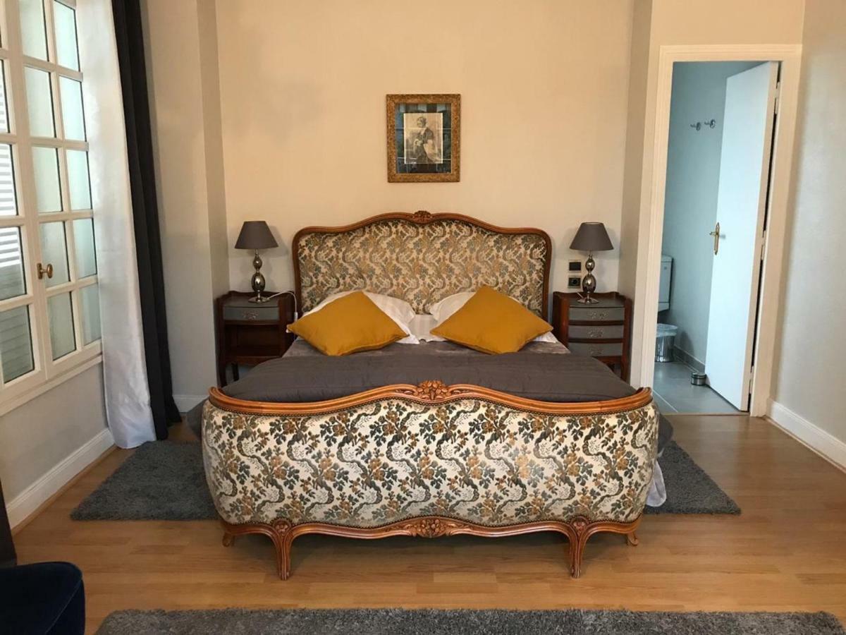 La Tour De Saint Cyr Bed & Breakfast Exterior foto